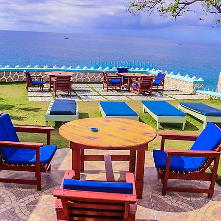 Blue Cave Castles Hotel Negril Exterior photo