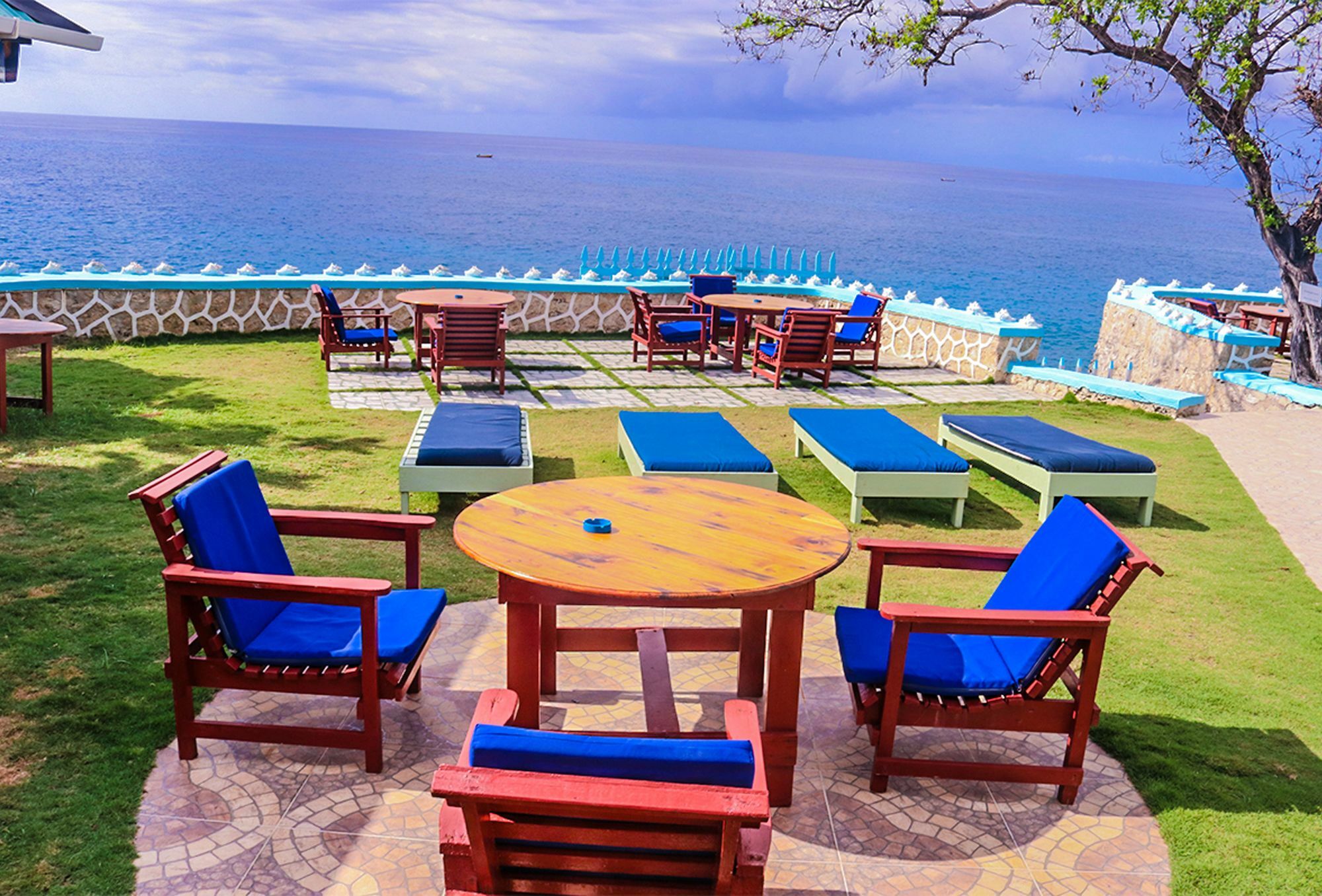 Blue Cave Castles Hotel Negril Exterior photo